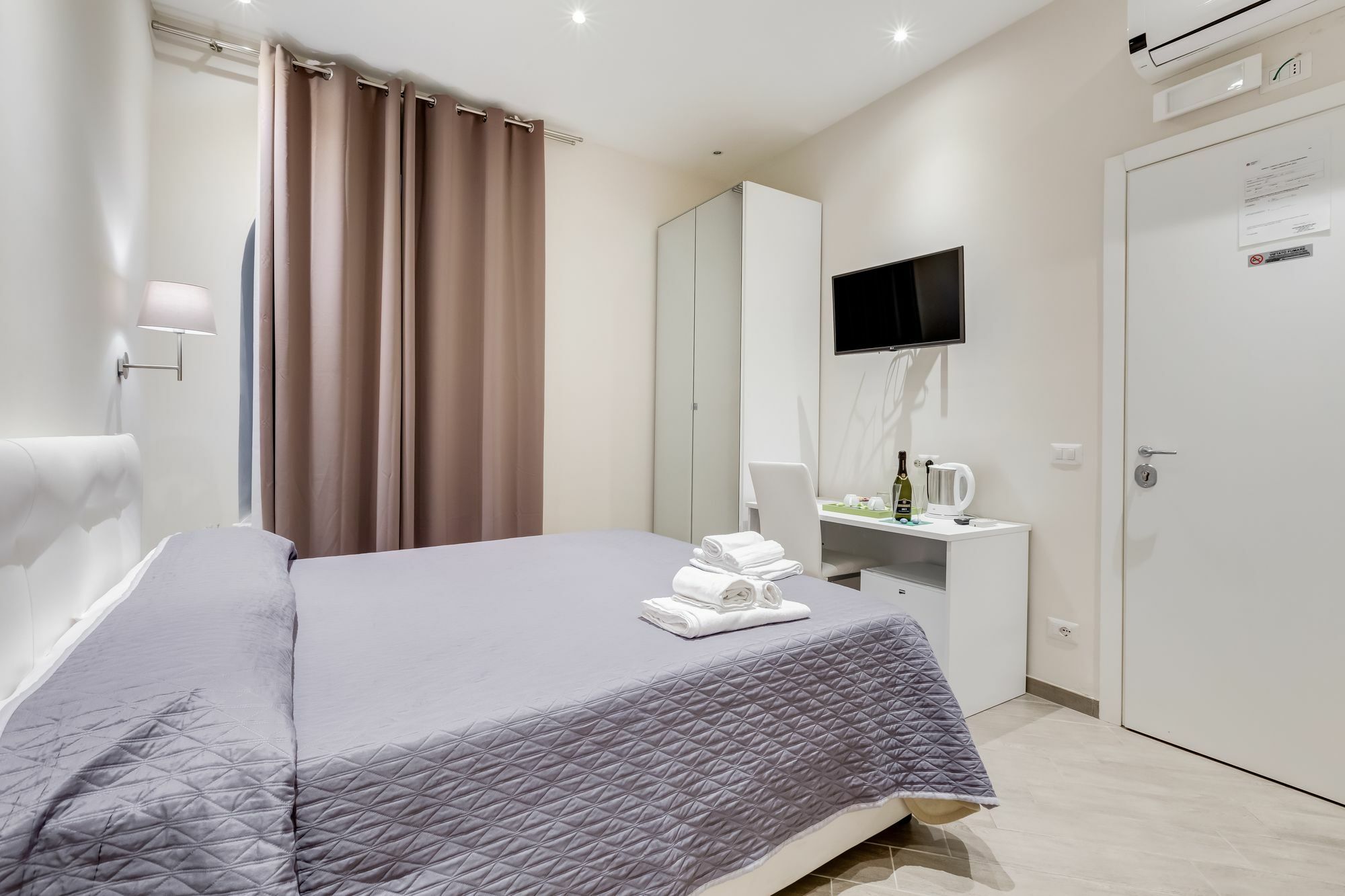 Vaticano 38 Suites โรม ภายนอก รูปภาพ